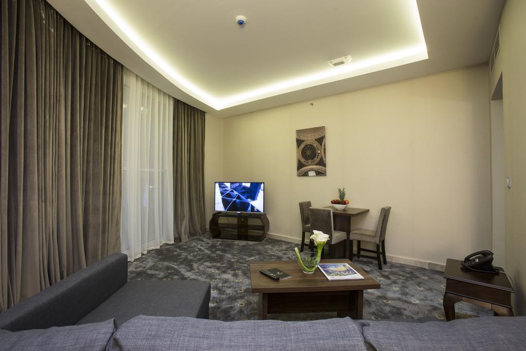 Hotel The Town 3*